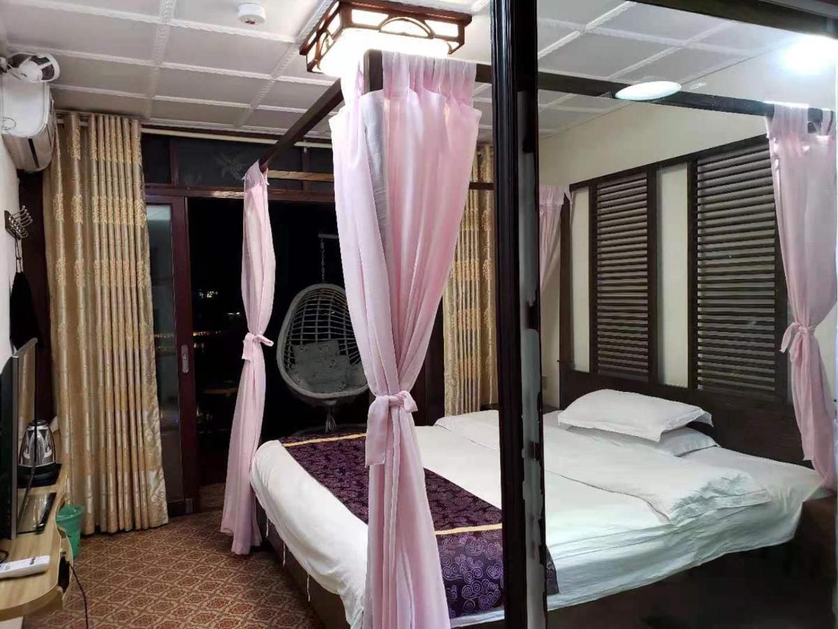 Lqj Riverside Guest House Fenghuang Eksteriør bilde