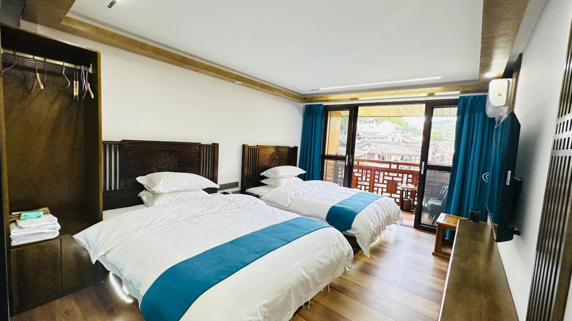 Lqj Riverside Guest House Fenghuang Eksteriør bilde