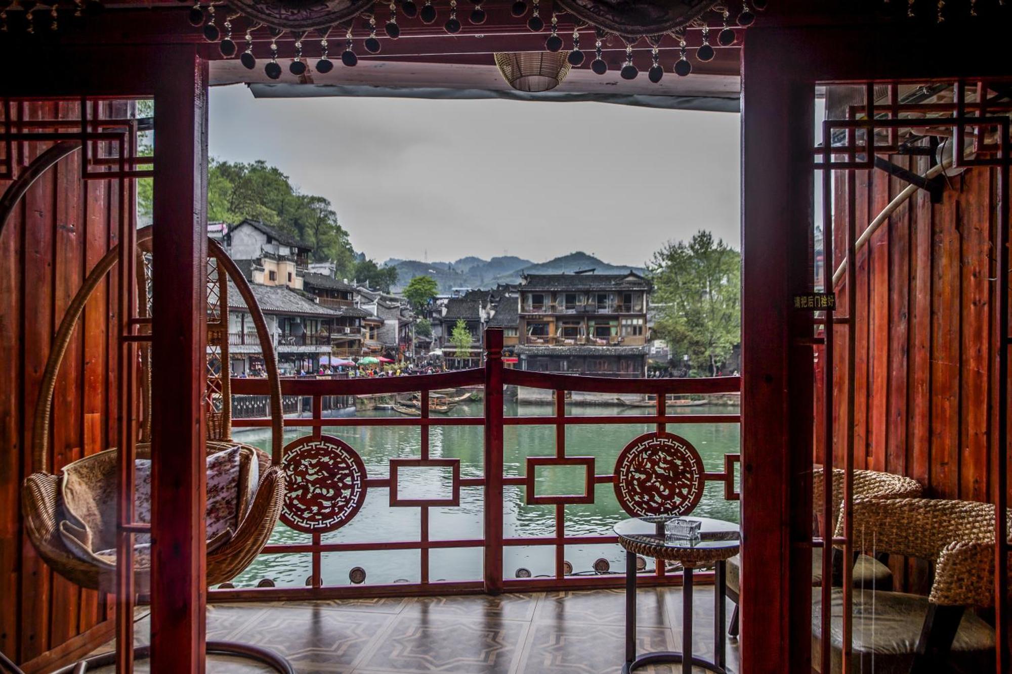 Lqj Riverside Guest House Fenghuang Eksteriør bilde