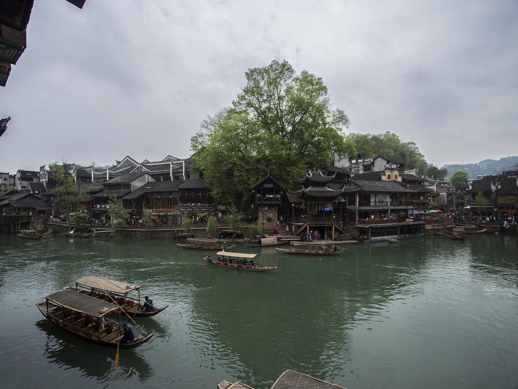Lqj Riverside Guest House Fenghuang Eksteriør bilde